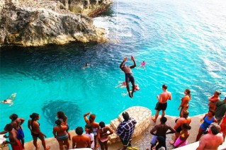 MONTEGO BAY TO NEGRIL TOUR (Price is for 1-4 people)